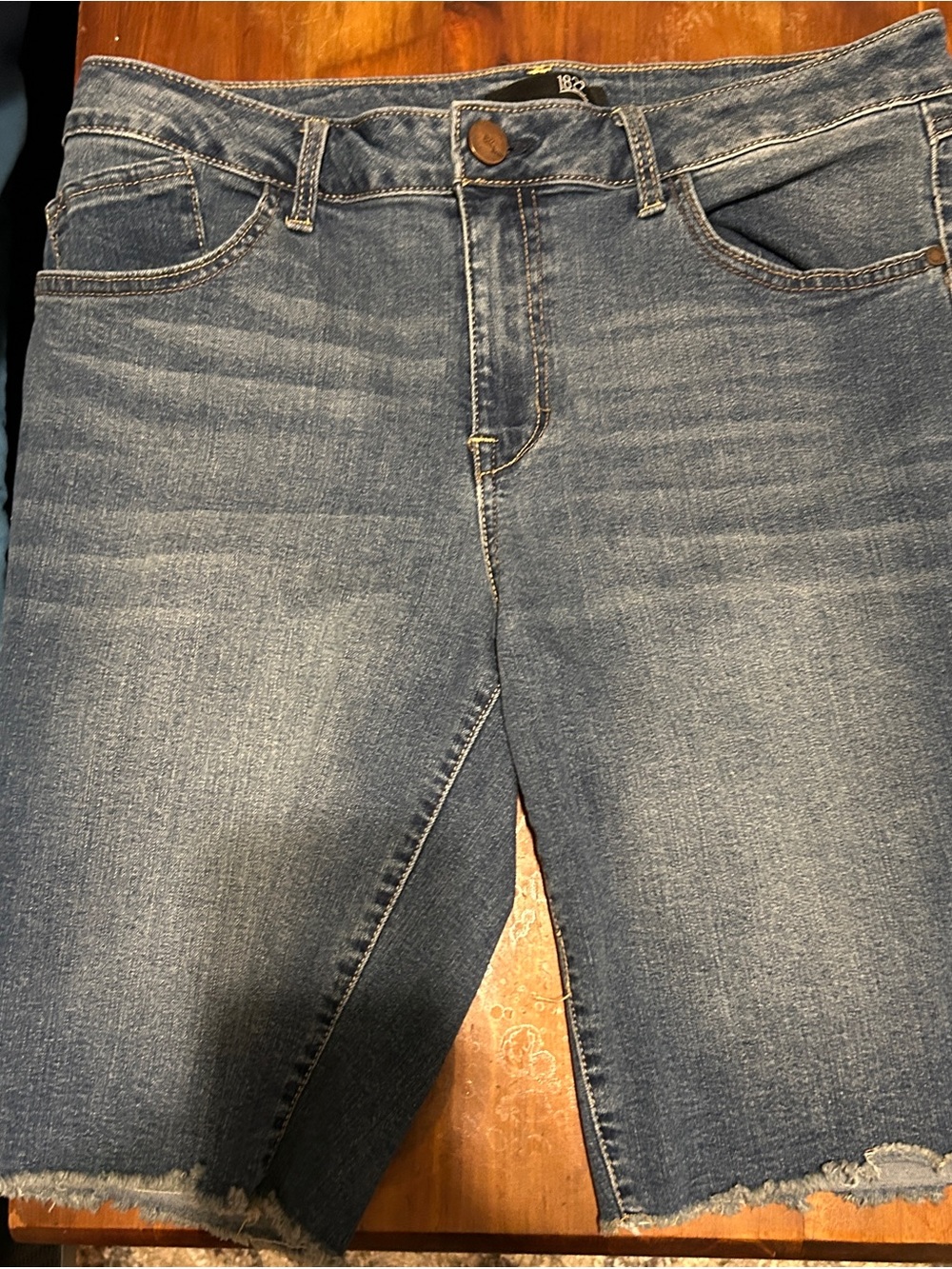 1822 Denim Women’s Relaxed Blue Washed Jeans